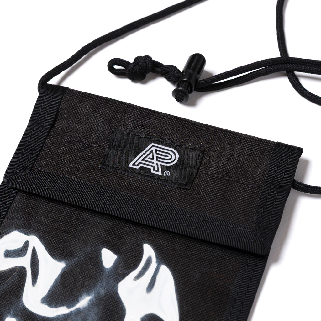 A&PWW PASSPORT HOLDER BLACK