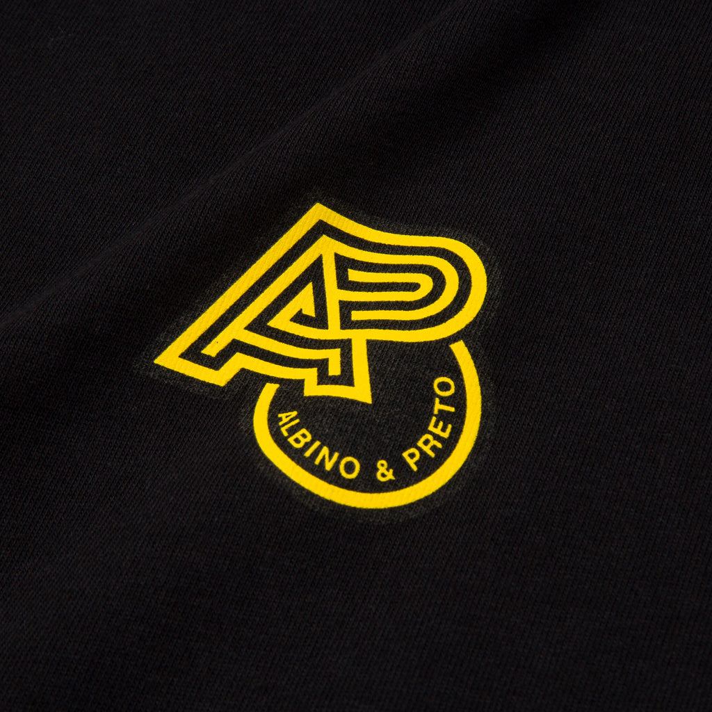 A&P YW ESSENTIAL TEE BLACK (FULFILLMENT)